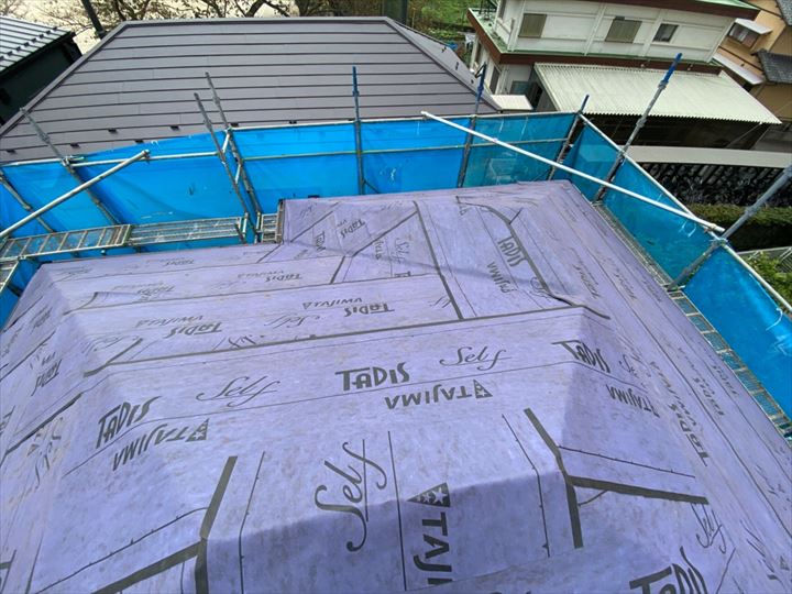 大屋根のルーフィング敷設完了